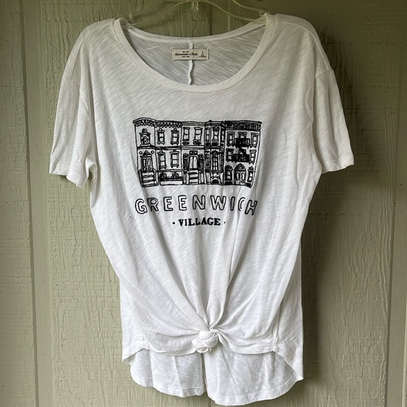 Abercrombie & Fitch graphic T size Small - Picture 1 of 5